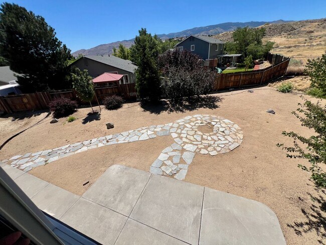 Foto del edificio - 4 Bedroom in North West Reno
