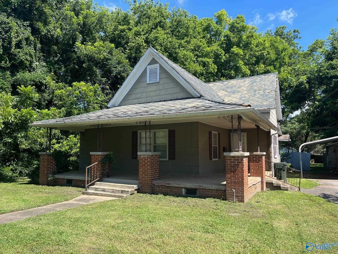 Foto principal - 1622 College St SE