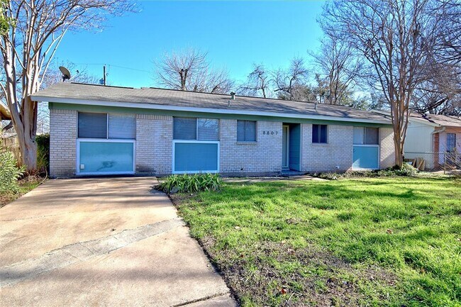 Foto del edificio - 8807 Slayton Dr