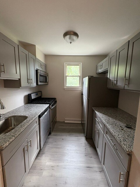 Building Photo - 4412 Falls Bridge Dr