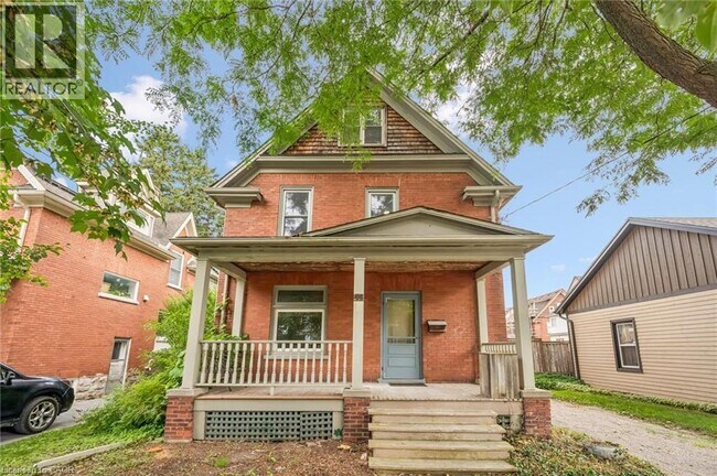 Building Photo - 46 Pequegnat Ave