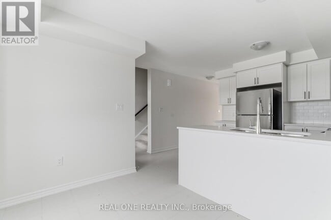 Building Photo - 85 Mullin Dr