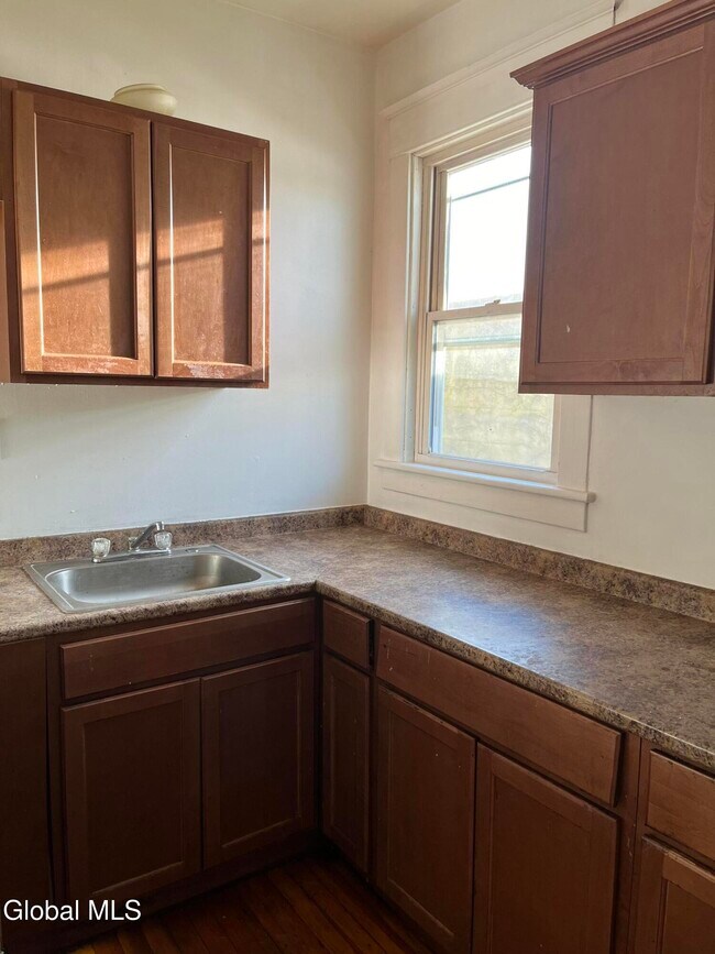 Building Photo - 154 Spring St