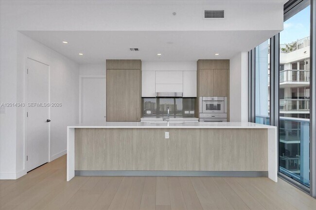 Foto del edificio - 9201 E Bay Harbor Dr