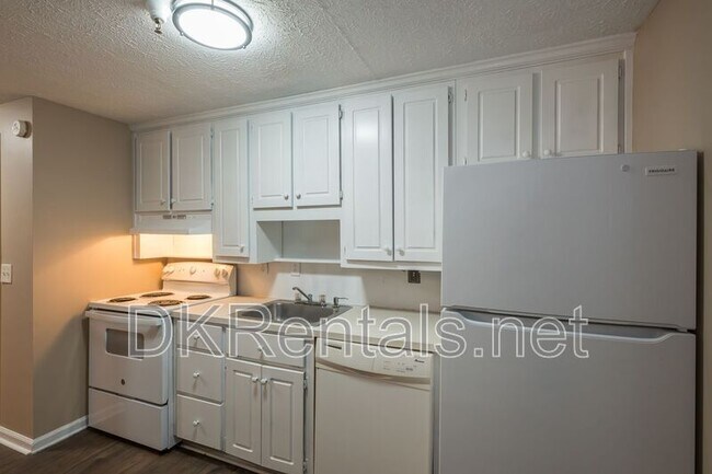 Foto del edificio - 360 Herndon Way