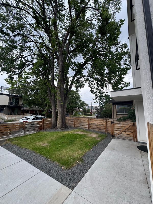 Building Photo - 1310 Zenobia St
