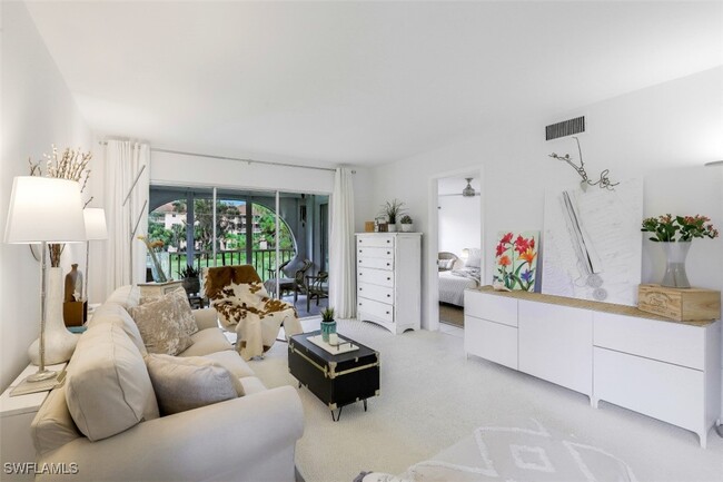 Foto del edificio - 1056 Forest Lakes Dr