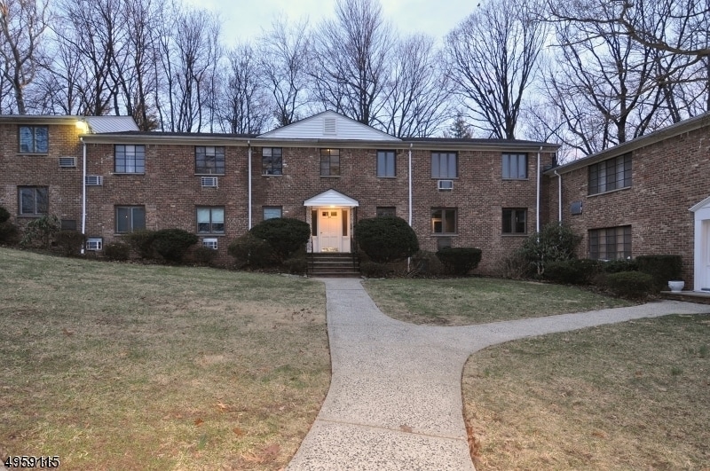 84A Troy Dr Unit 84C, Springfield Township, NJ 07081 Condo for Rent