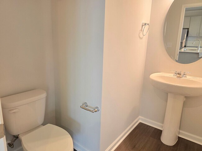 Building Photo - Brand New 3 Nearly Bedroom 2.5 Bathroom Si...