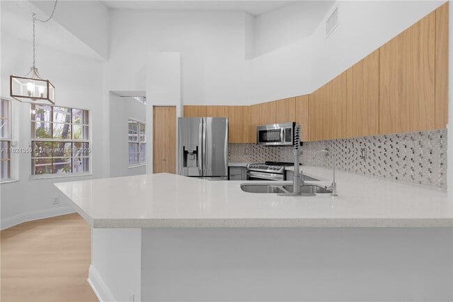 Foto del edificio - 1525 Seabay Rd