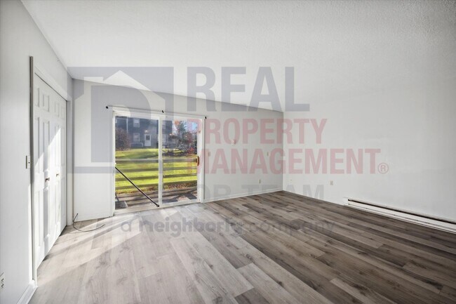 Foto del edificio - 6256 Wayland Rd