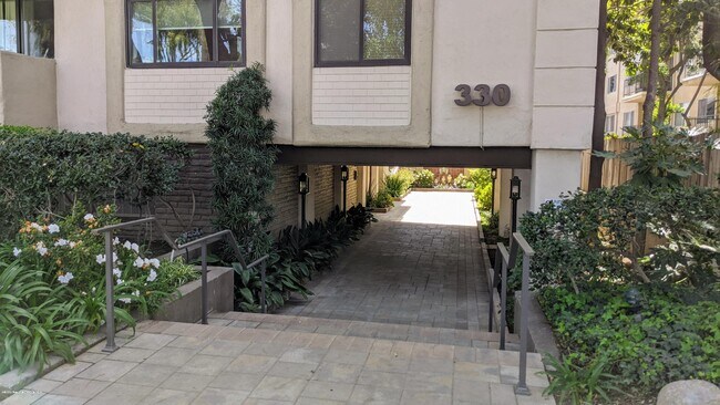 Building Photo - 330 W California Blvd