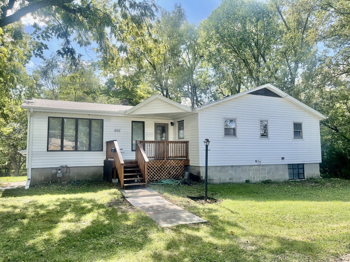 601 15th St, Mendota, IL 61342 House Rental in Mendota, IL