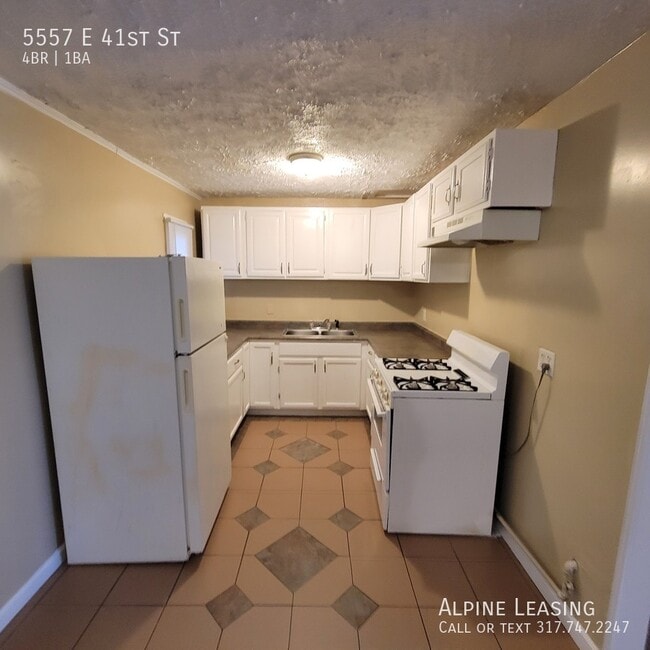 Building Photo - Eastside 4 Bedroom Home