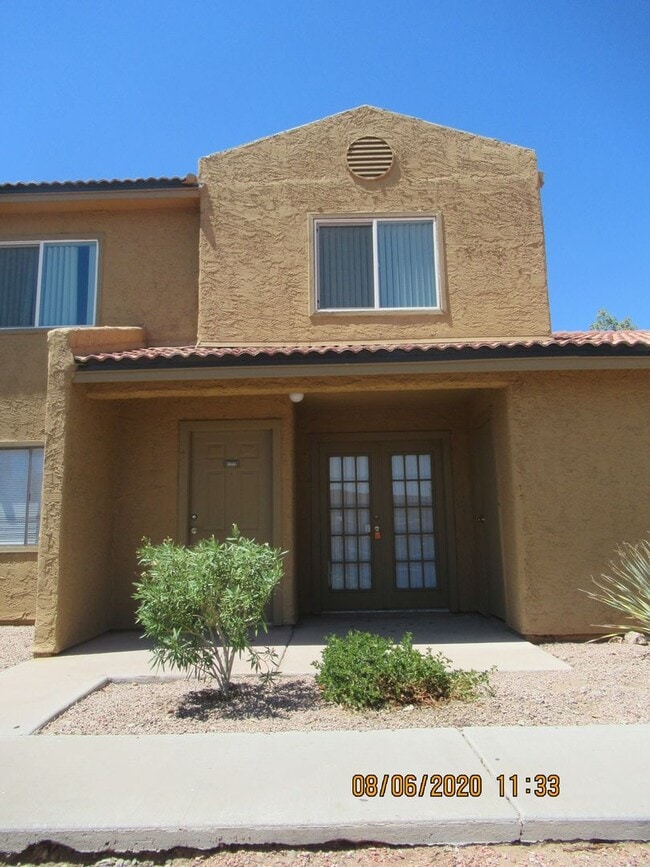Building Photo - MOVE IN SPEACILAS!! 15 DAYS RENT FREE !! 2 bedroom, 1.5 bath condo home in Shadow Mountain Villas!