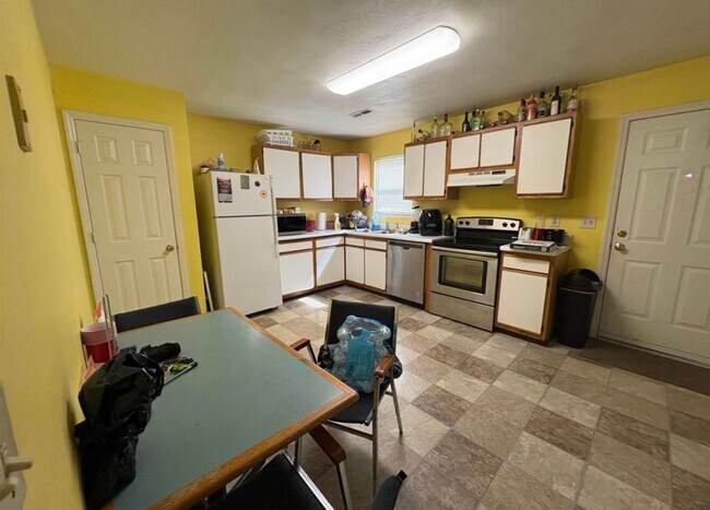 Foto del edificio - Spacious Townhouse in Blacksburg, VA.