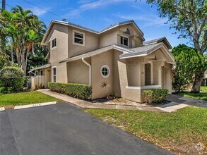 Image showcasing Best Luxury Water's Edge at Deerfield Condominium Apartments for Rent ...