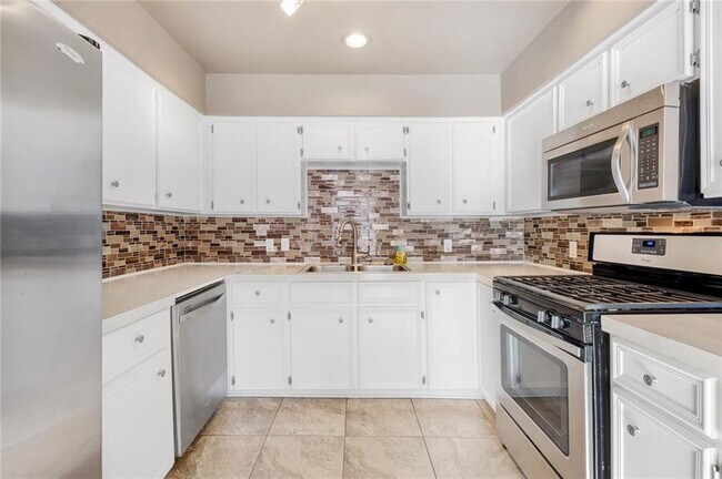 Building Photo - 4710 Little Hill Cir