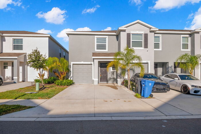 "Spacious 3-Bedroom Townhouse Oasis with 2... - "Spacious 3-Bedroom Townhouse Oasis with 2...