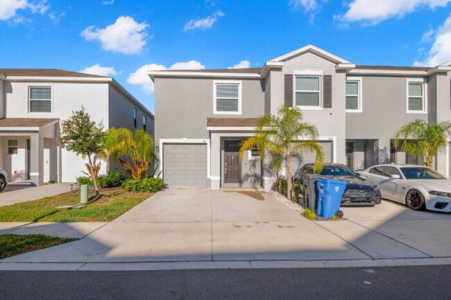 "Spacious 3-Bedroom Townhouse Oasis with 2... - "Spacious 3-Bedroom Townhouse Oasis with 2...