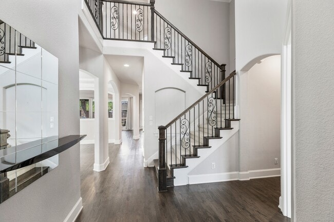 Building Photo - 1304 Damsel Caitlyn Dr