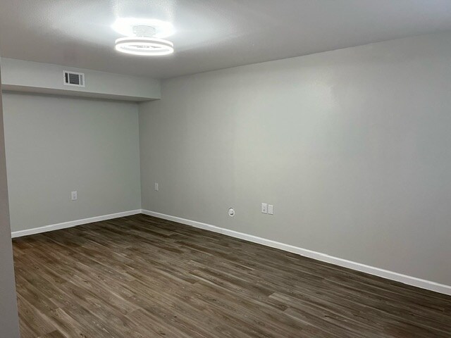 Foto del edificio - 5220 Weber Rd