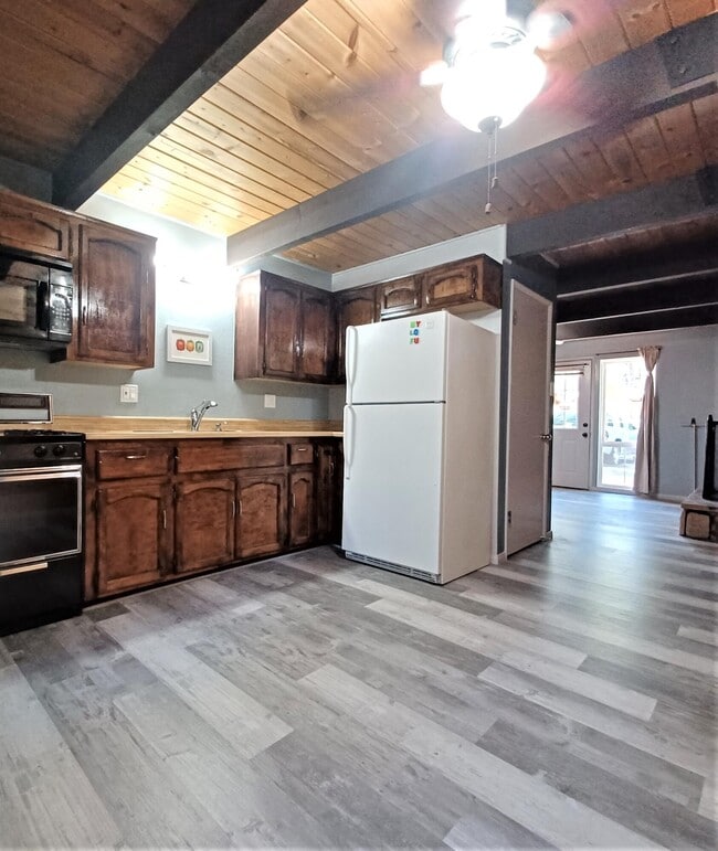 Foto del edificio - 817 W Rainbow Blvd