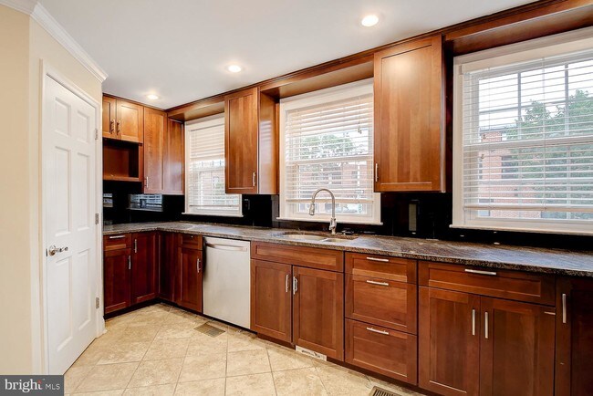 Foto del edificio - 2303 Essex St