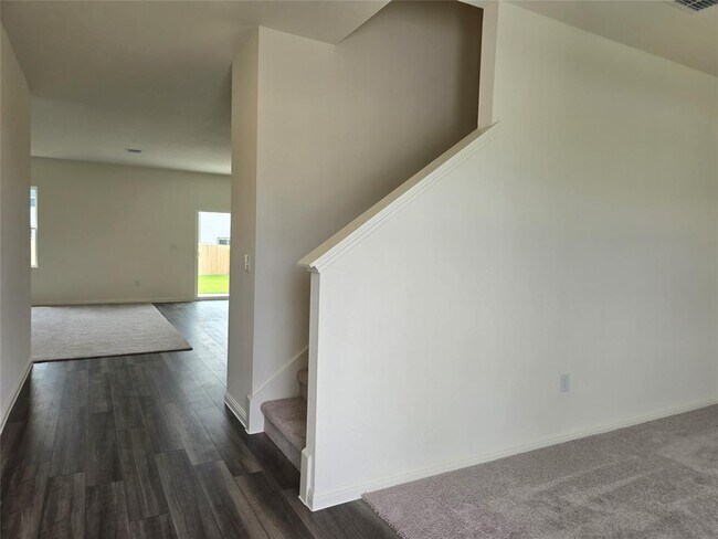 Building Photo - 145 Blazilmar Ln