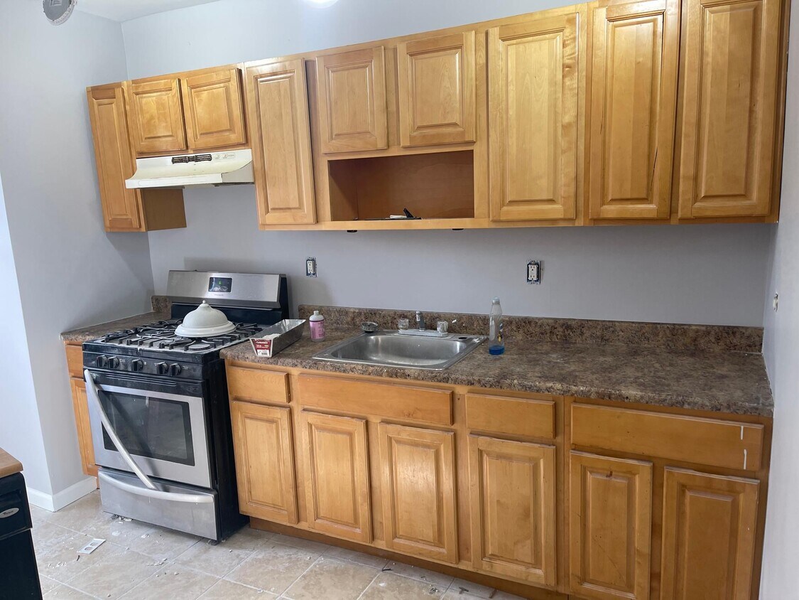 Foto principal - 2442 78th Ave