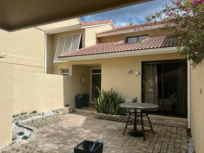 Foto del edificio - 127 Old Meadow Way