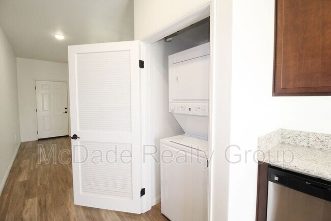Building Photo - 14269 Rios Canyon Rd