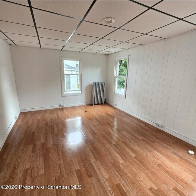 Foto del edificio - 1024 S Webster Ave