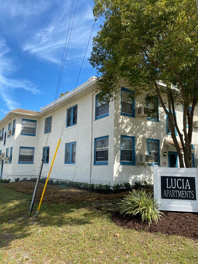 Foto principal - 669 Avenue B NW