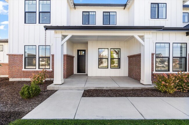 Foto del edificio - Luxury 5-Bed + Bonus + RV Garage Home for ...