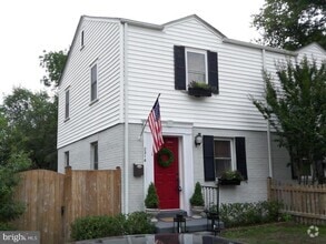 Building Photo - 2314 Victory Dr