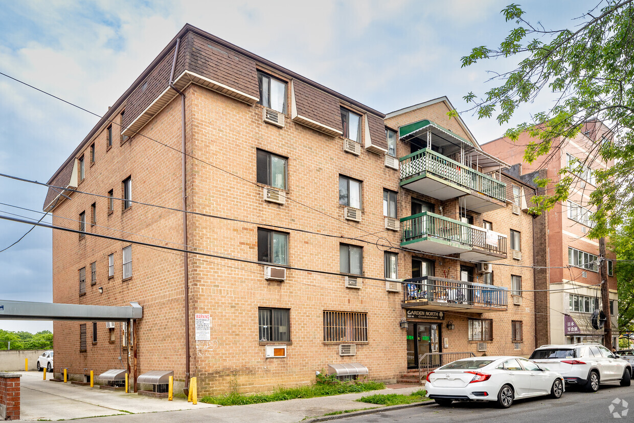 Garden North Condominiums - 13218 Avery Ave