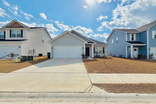 Building Photo - AVAILABLE MID-MARCH! (Pet Friendly)