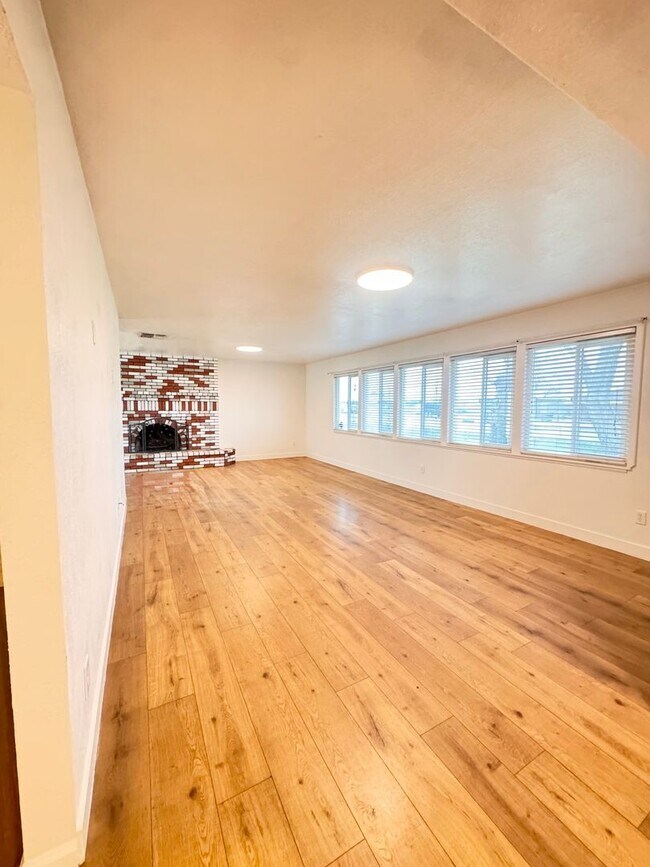 Building Photo - Available Now - Beautiful Ranch-Style Home with Pool