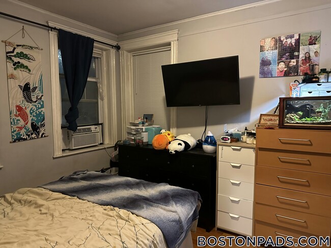 Building Photo - 211 Park Dr