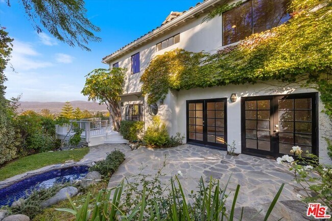 Foto del edificio - 3630 Roberts View Pl