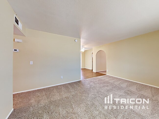 Foto del edificio - 7331 W Mountain View Rd