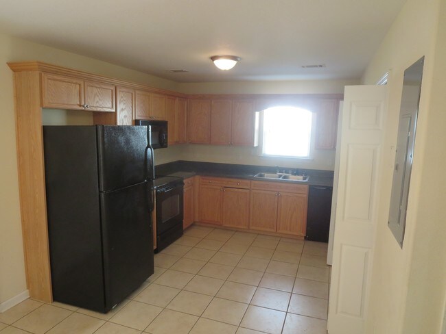 Building Photo - 1712 Almond Tree Pl