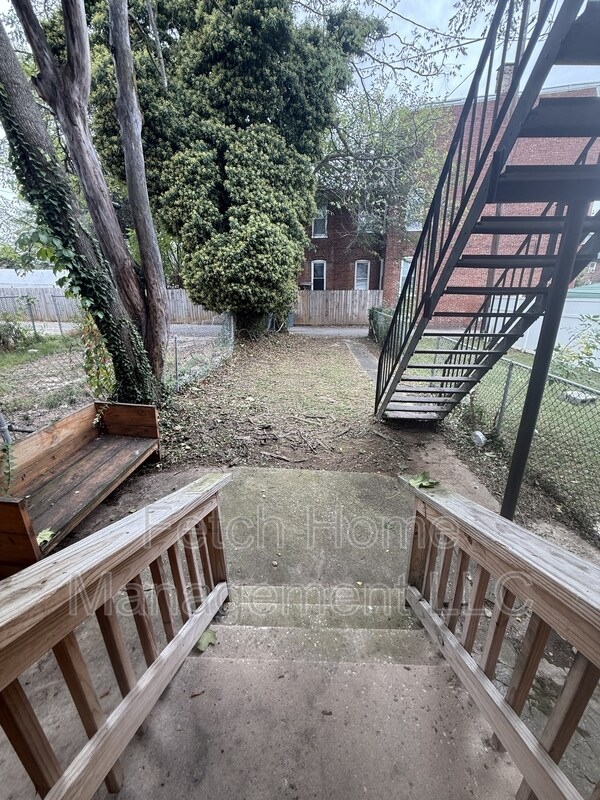 Foto del edificio - 610 S Pershing Ave