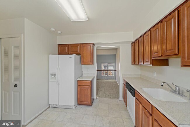 Building Photo - 11950 Bargate Ct