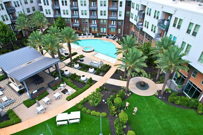 Foto del edificio - 23233 Western Centre Dr