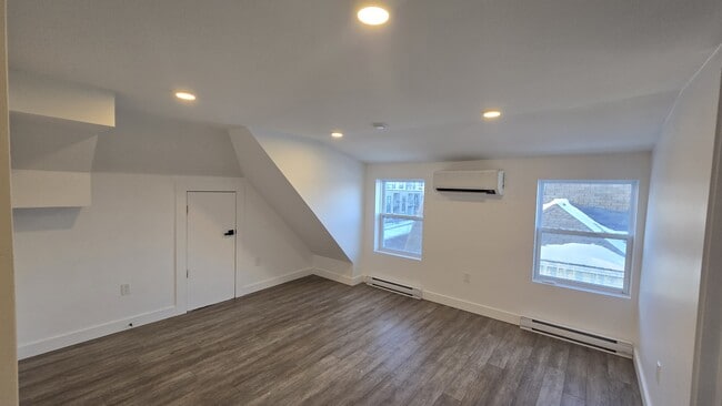 Building Photo - 87 Weldon St