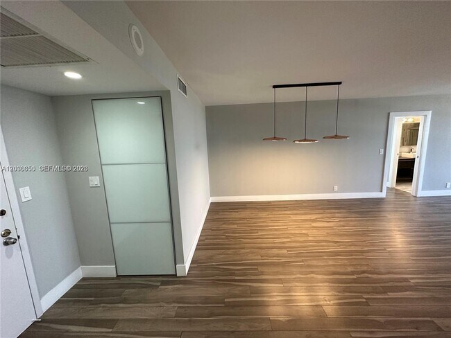 Building Photo - 600 Three Islands Boulevard