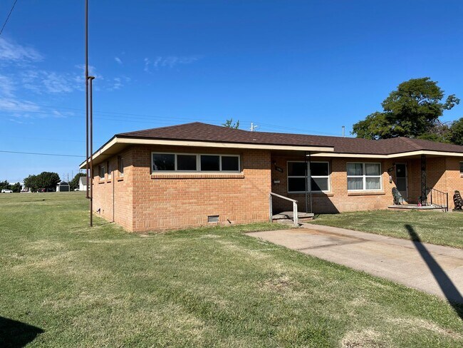 Foto del edificio - 1050 Warner Rd