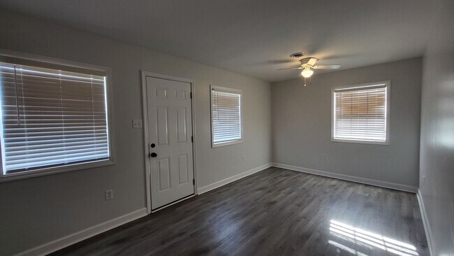 Foto del edificio - 2-Bedroom, 1-Bath House